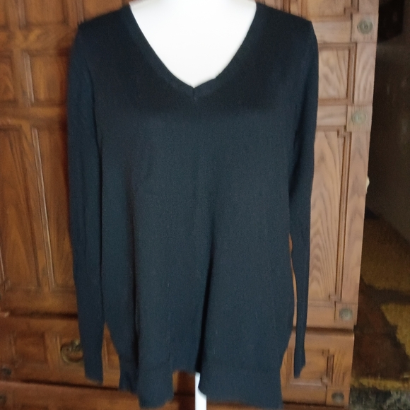 Old Navy size XL black v neck sweater - Picture 1 of 3